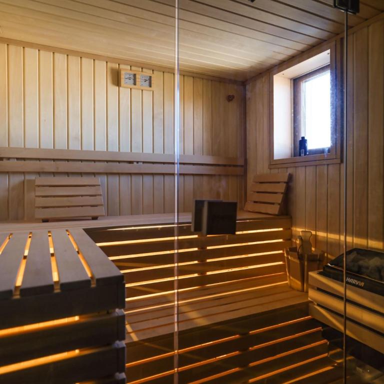 Cozy house with sauna & whirlpool in Durmitor National Park - Three-Bedroom House - 3