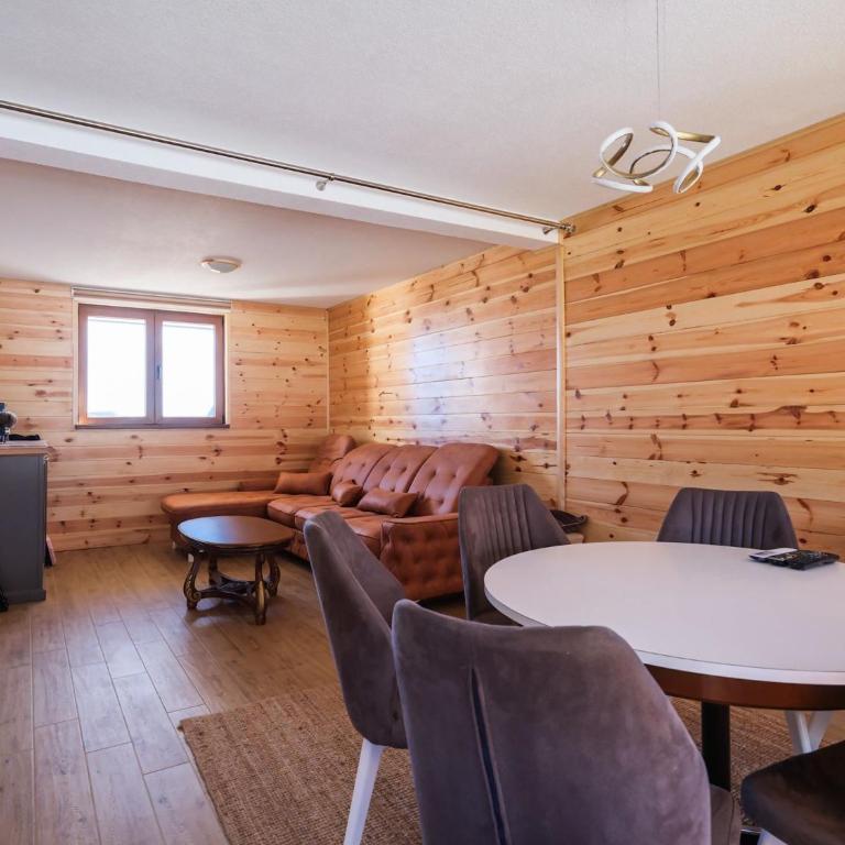 Cozy house with sauna & whirlpool in Durmitor National Park - Three-Bedroom House - 7