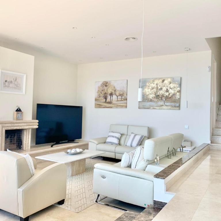 Sitges Spaces Sea View Villa- 6 Bedrooms, 5 bathrooms, 2 private pools, Near center - Villa con piscina privada - 52