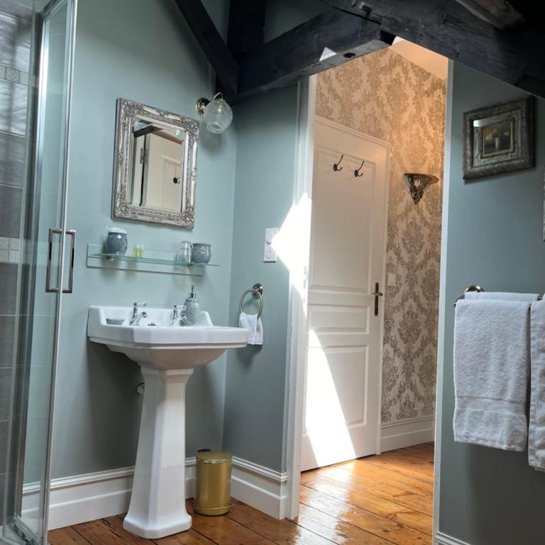 Chambres d'hôtes du château - Grande Chambre Double - 7