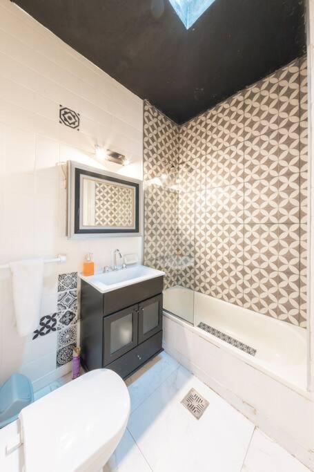 Palermo Casa 2Terrazas 2Pisos Parrilla Jacuzzi exterior 5Dorm 3Baños - Casa de 4 dormitorios - 23