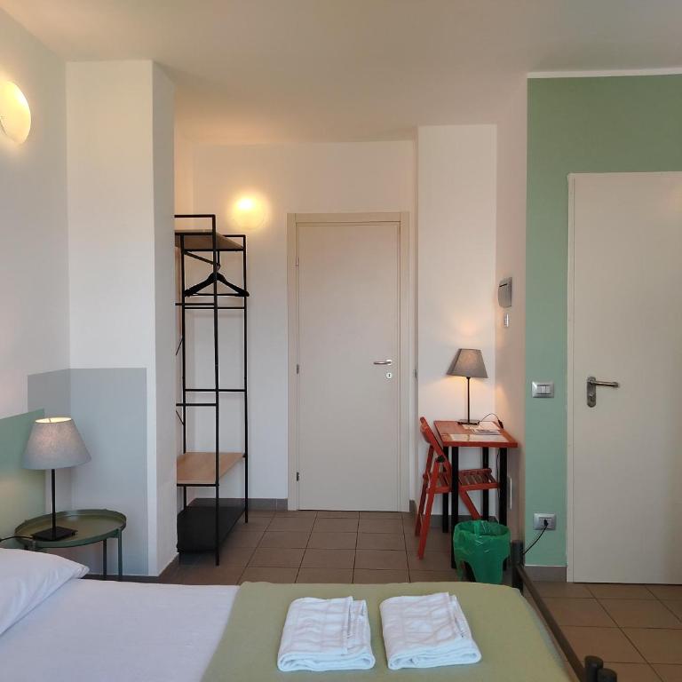Lake Como Beach Hostel - Camera Quadrupla con Bagno Privato - 4