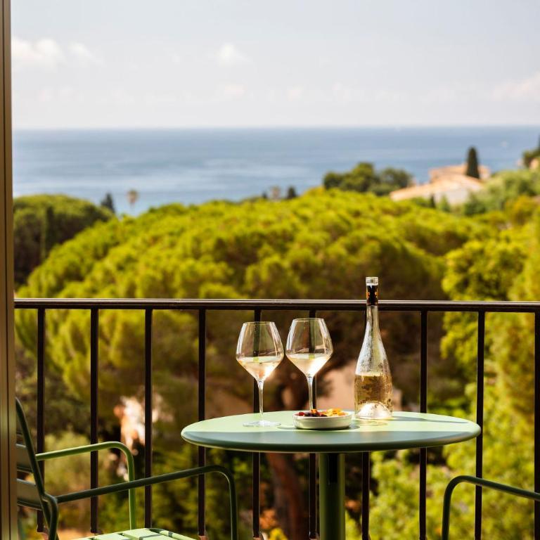 Hôtel du Parc Cavalaire sur Mer - Chambre Confort avec Balcon - Vue sur Mer - 16