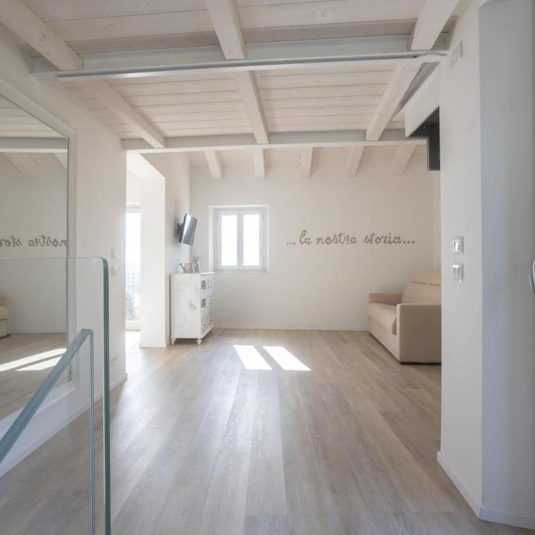 Lombardi Rita - Colle S. Martino - Appartamento con 2 Camere da Letto e Patio - Su 2 Livelli - 18