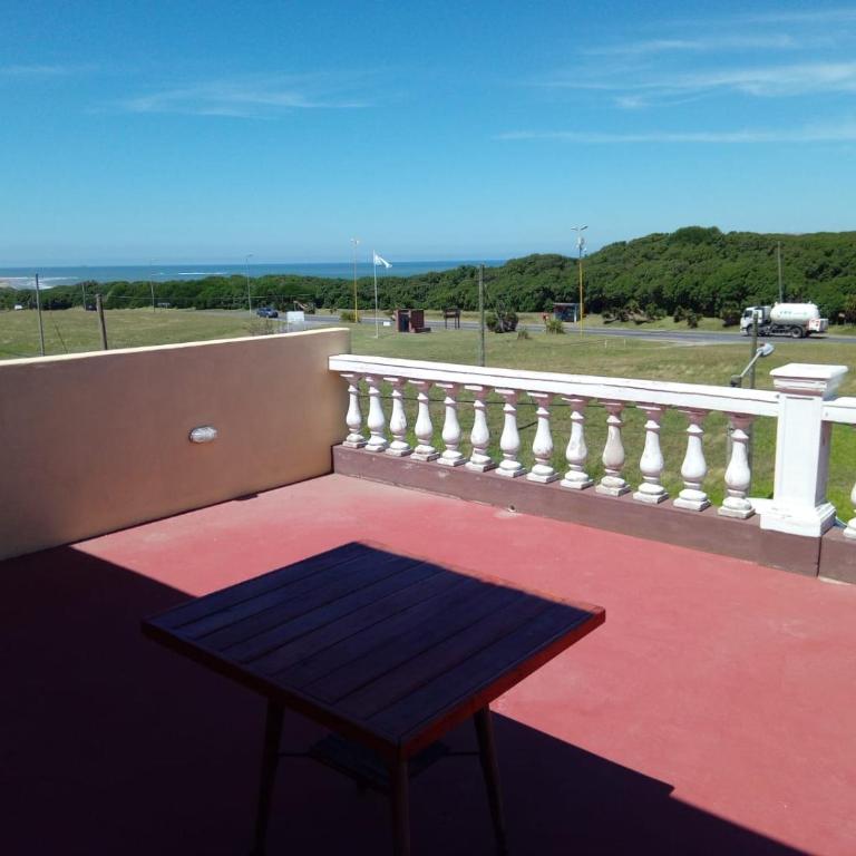 Departamento con terraza frente al mar Verde mundo - One-Bedroom Apartment - 4