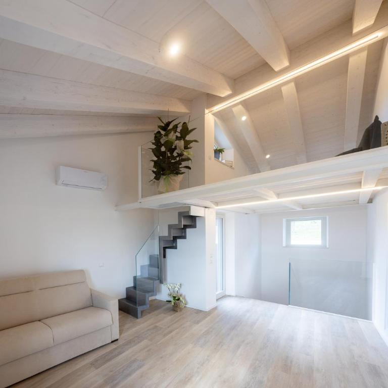 Lombardi Rita - Colle S. Martino - Appartamento con 2 Camere da Letto e Patio - Su 2 Livelli - 20