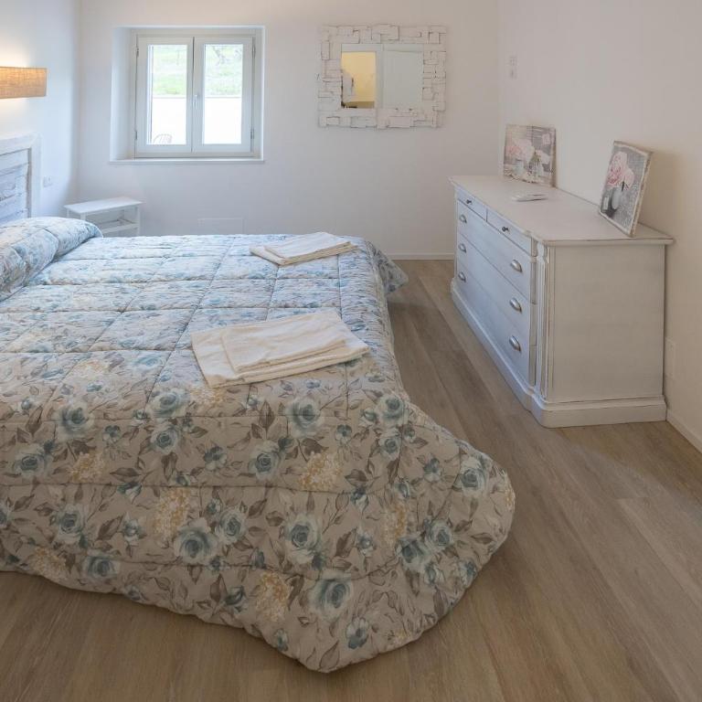 Lombardi Rita - Colle S. Martino - Appartamento con 2 Camere da Letto e Patio - Su 2 Livelli - 46