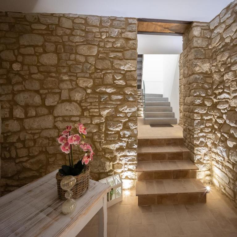 Lombardi Rita - Colle S. Martino - Appartamento con 2 Camere da Letto e Patio - Su 2 Livelli - 15