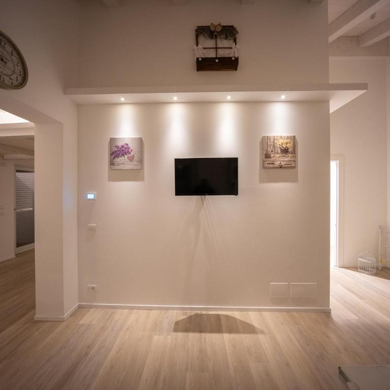 Lombardi Rita - Colle S. Martino - Appartamento con 2 Camere da Letto e Patio - Su 2 Livelli - 36