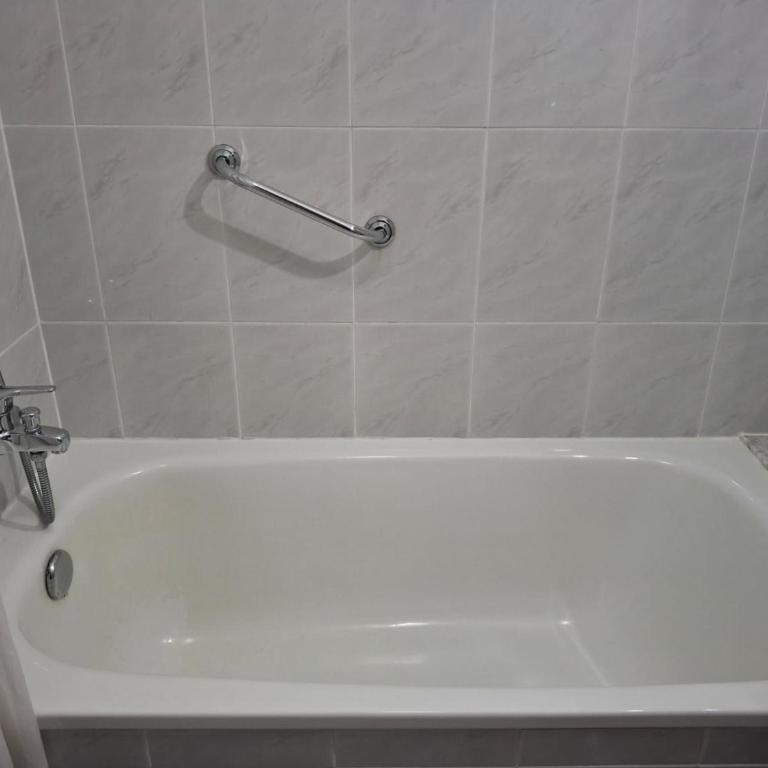 Pensión Capital de Galicia - Quadruple Room with Private Bathroom - 1