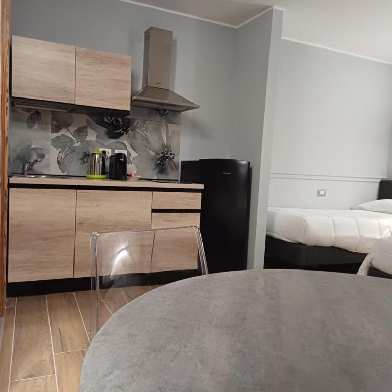 Bed & Breakfast Idomeneo 63 - Monolocale con Balcone - 4