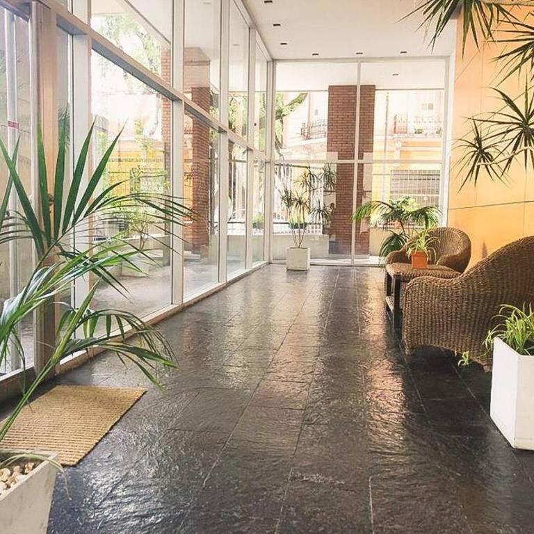 3 ambientes, 2 baños completos, Seguridad 24hs - Apartamento de 2 dormitorios - 35