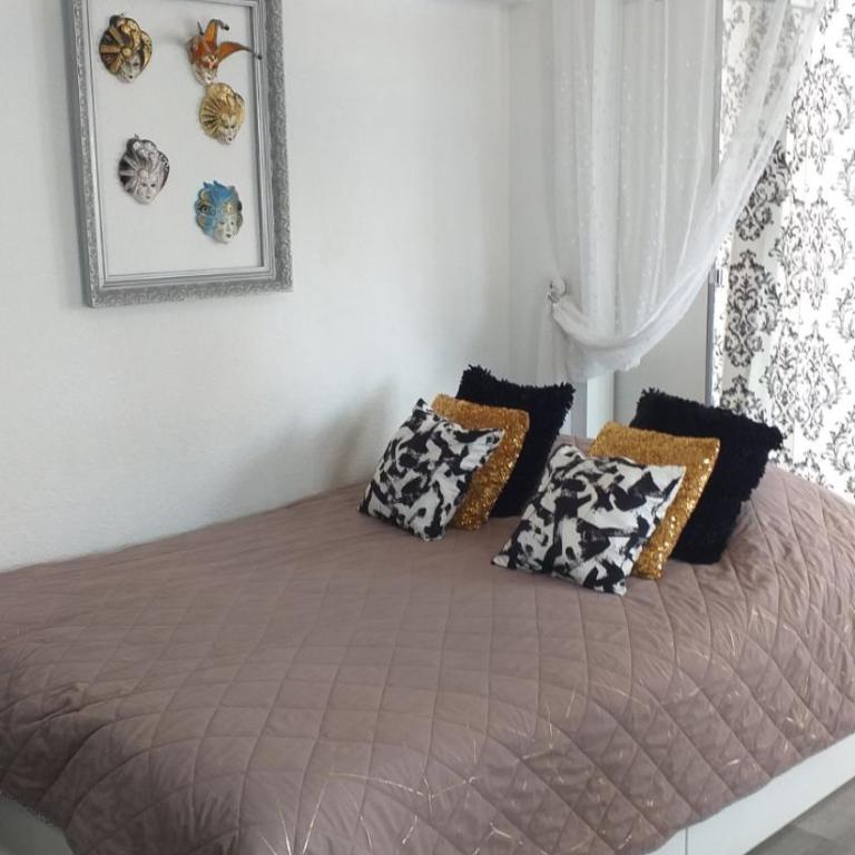 Inlesa 5A Holiday apt with pool - Apartment with Balcony - 11