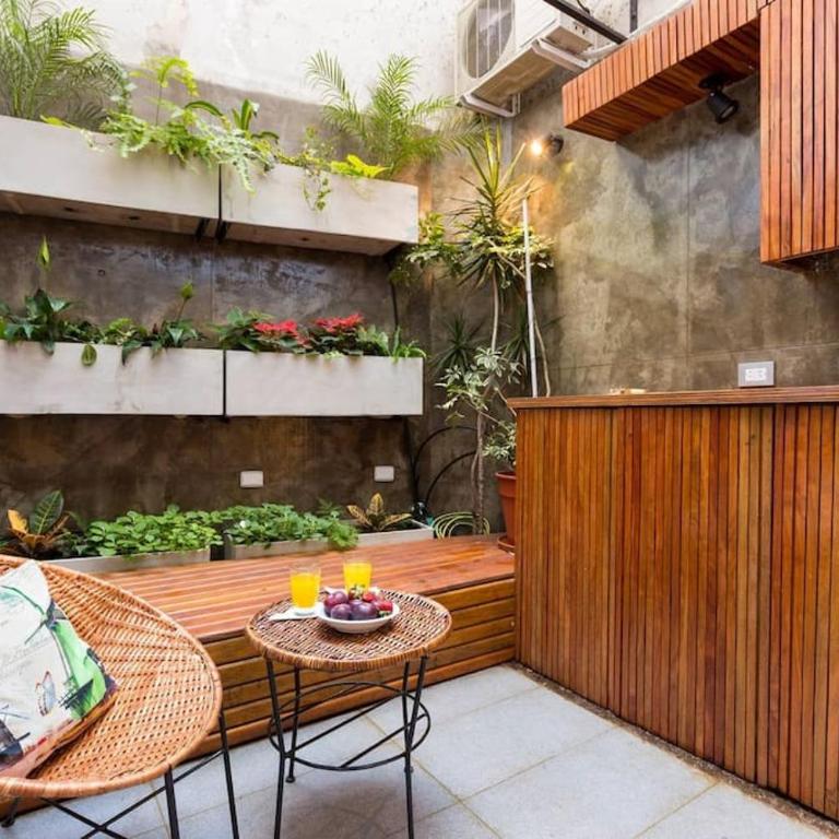 HEART OF SOHO 2 Bedrooms with PATIO - Apartamento de 2 dormitorios - 1
