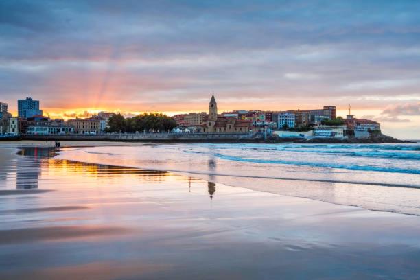 CENTRO GIJON CABRALES 31 - Apartamento de 3 dormitorios - 49