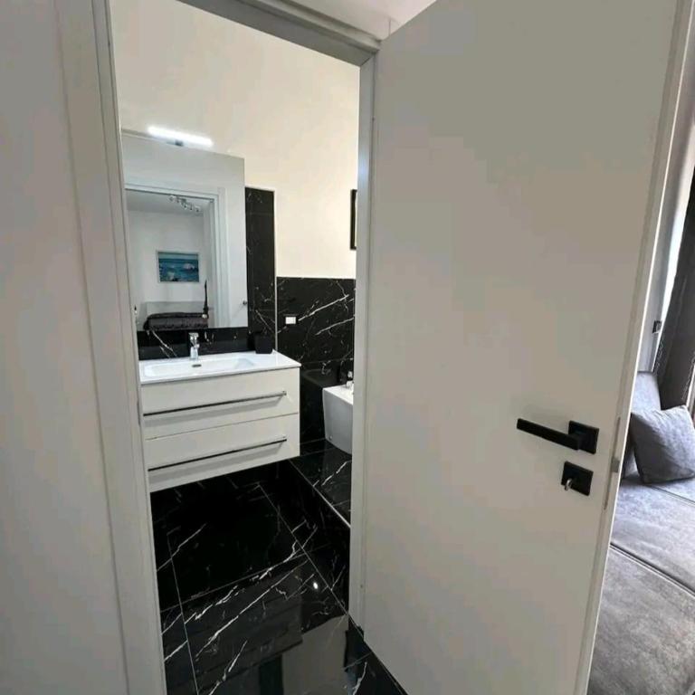 Dyo Adelfia, elegante "open space" vista mare - One-Bedroom Apartment - 10