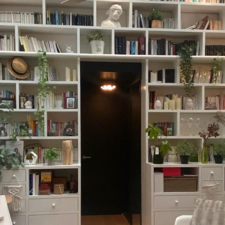 Maison-Atelier 3bd et 3ba avec patio fleuri au pied de Montmartre - Appartement 3 Chambres - 35