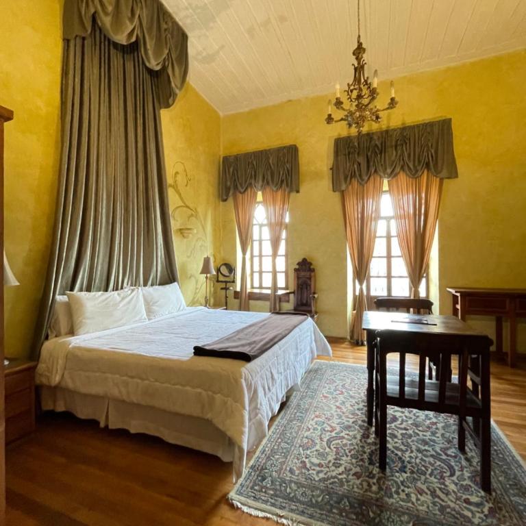 NASS Casa del Aguila - Habitación Superior con cama extragrande - 1