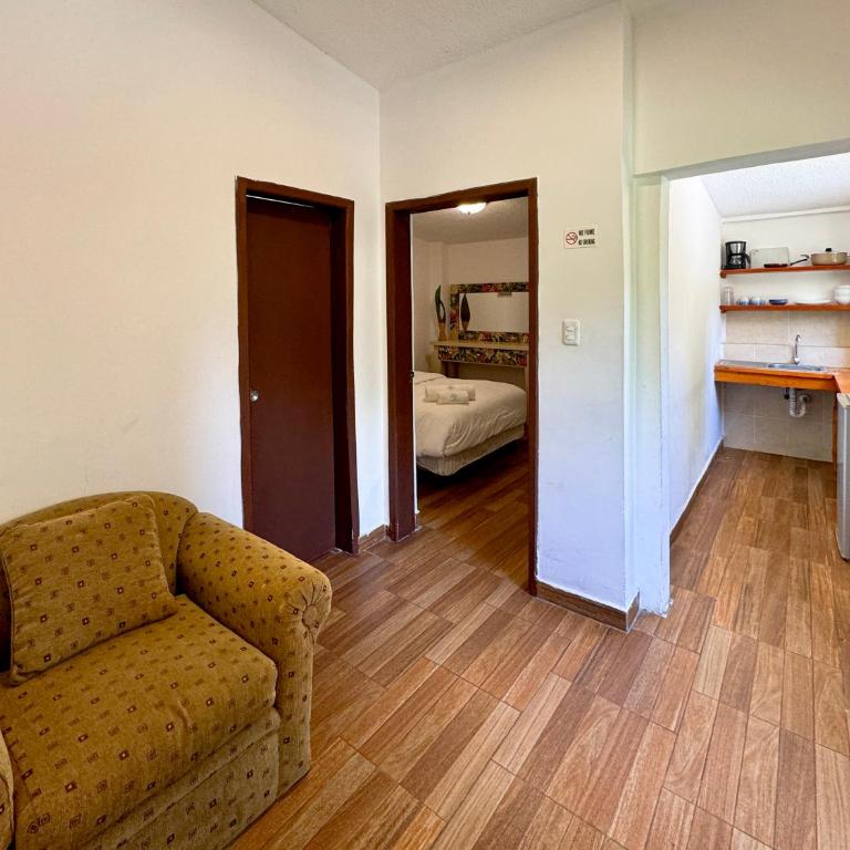 Mckay's Quinta - Habitación con cama grande y vistas al jardín - 5