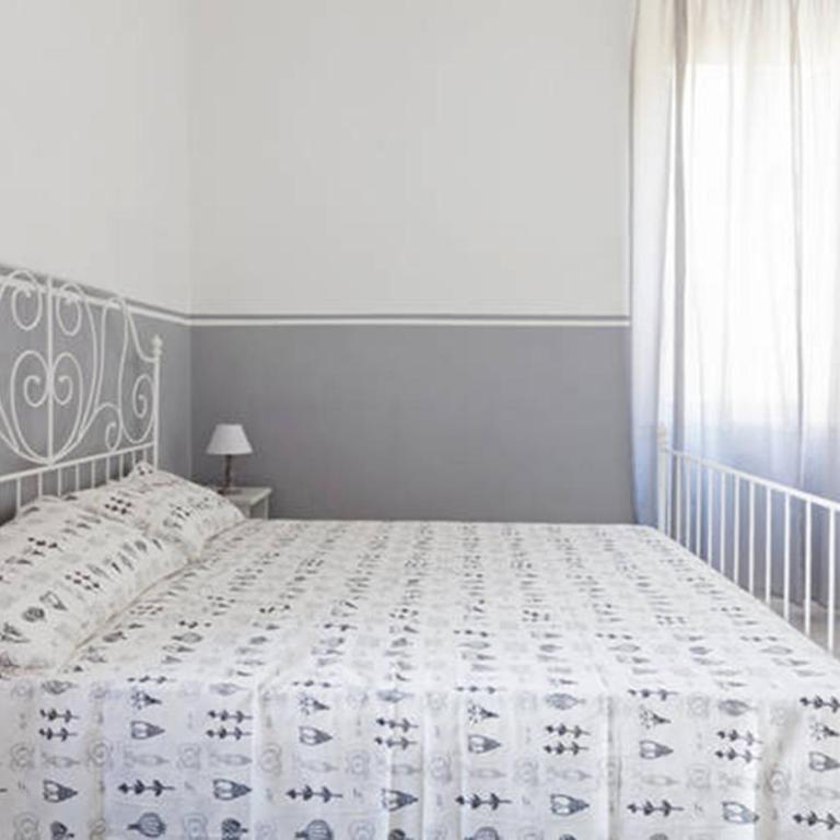Domus Merulana Bed and Breakfast - Camera Tripla con Bagno Privato - 10