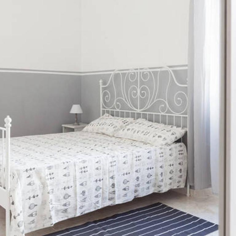 Domus Merulana Bed and Breakfast - Camera Tripla con Bagno Privato - 3