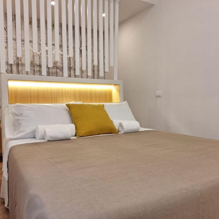 Peaceful 2 Bedrooms with patio, near Metro A - Two-Bedroom Apartment - 13