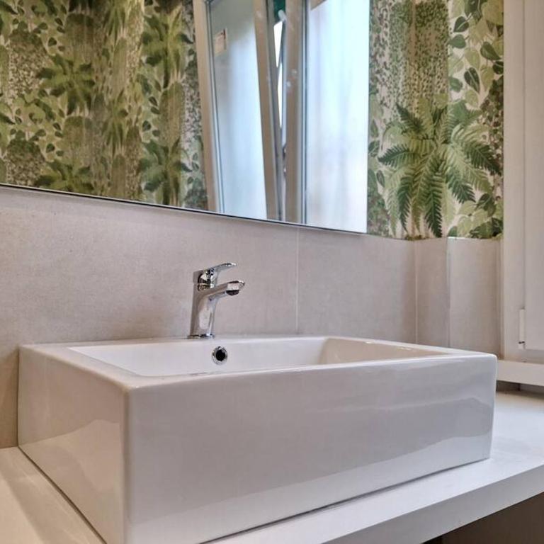 Peaceful 2 Bedrooms with patio, near Metro A - Two-Bedroom Apartment - 28