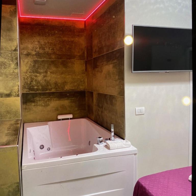Suite and room - Suite Deluxe con Vasca Idromassaggio - 7