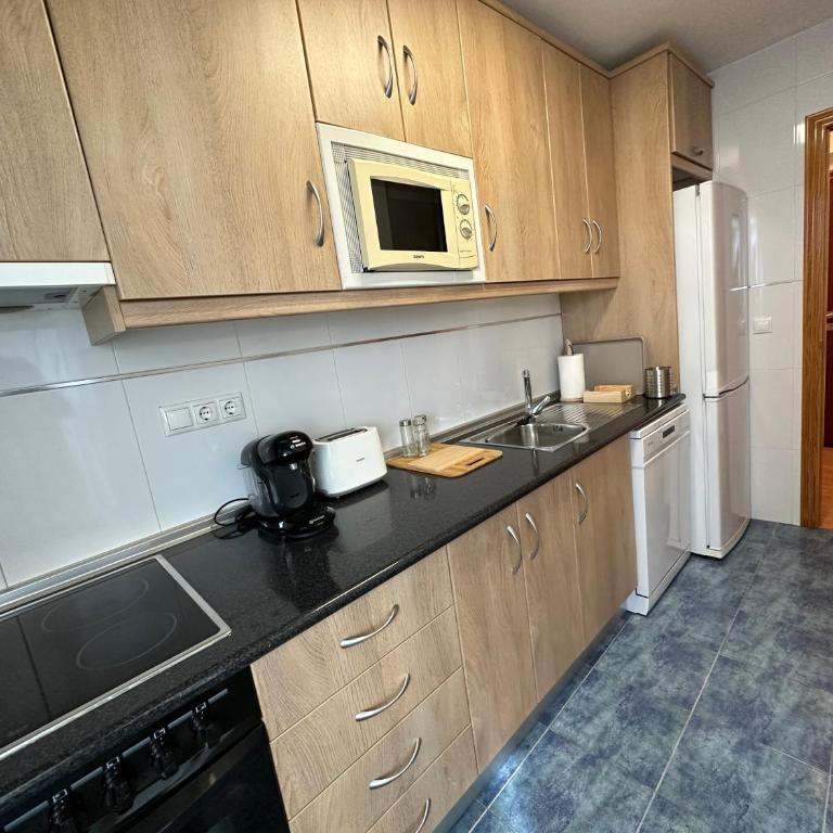 INV5C, apartamento a 5 min andando de la playa - Three-Bedroom Apartment - 6