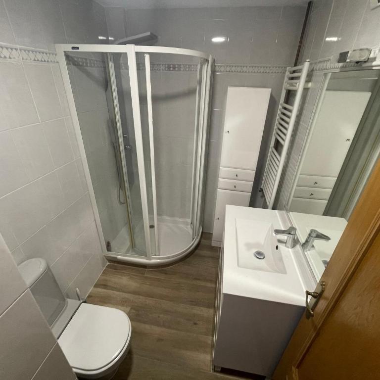 BA12-2, Gran apartamento con terraza muy cerca de - Three-Bedroom Apartment - 38