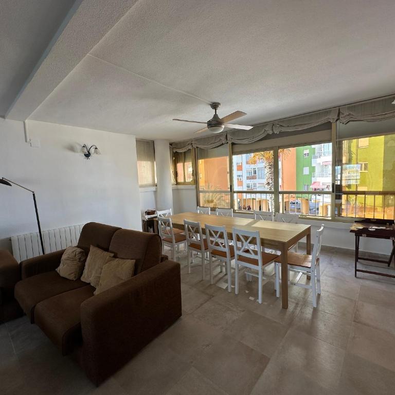 BA12-2, Gran apartamento con terraza muy cerca de - Three-Bedroom Apartment - 2