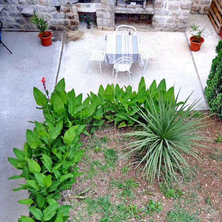 Apartments Kriva Ulica - Studio with Terrace and Garden View - 19