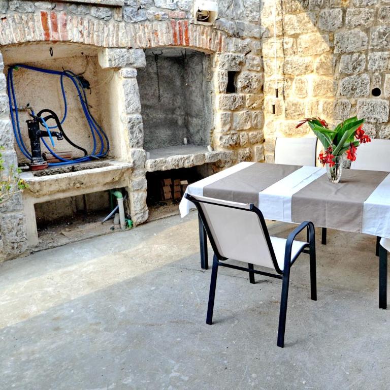 Apartments Kriva Ulica - Studio with Terrace - 3