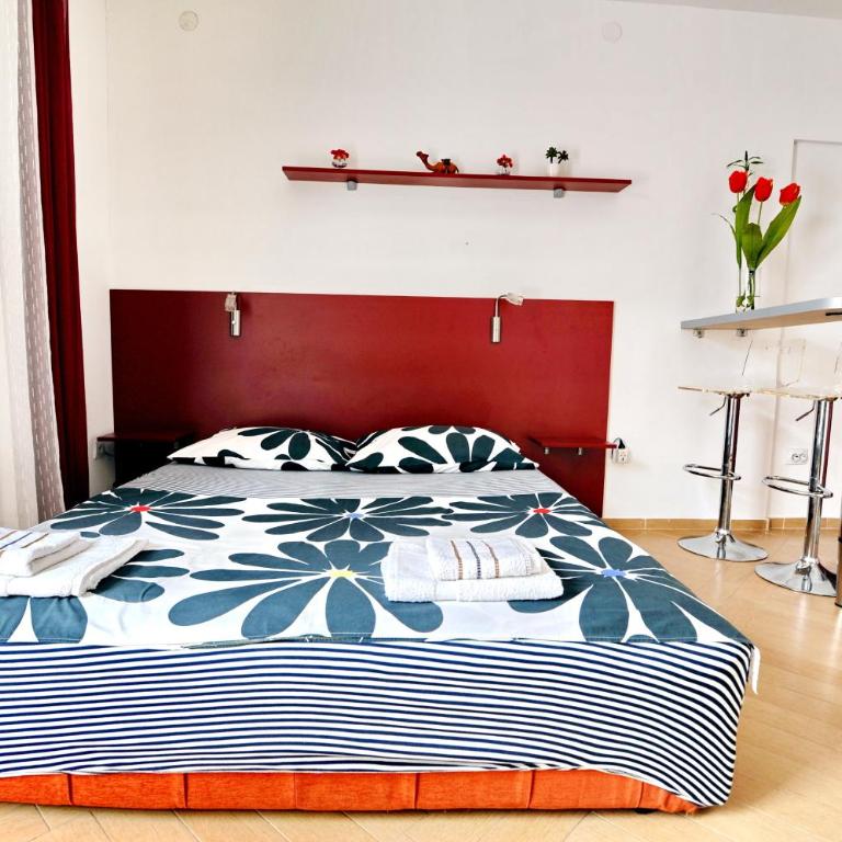 Apartments Kriva Ulica - Studio with Terrace - 6