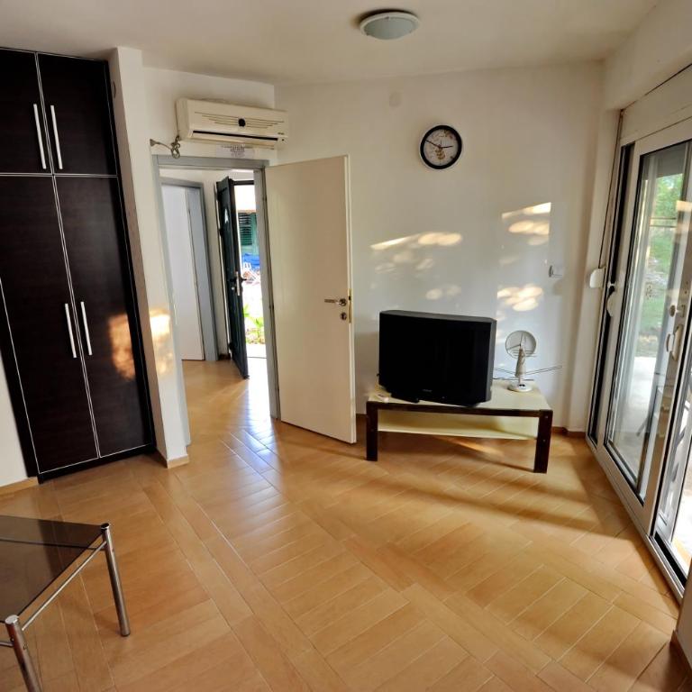 Apartments Kriva Ulica - One-Bedroom Apartment with Terrace - 3