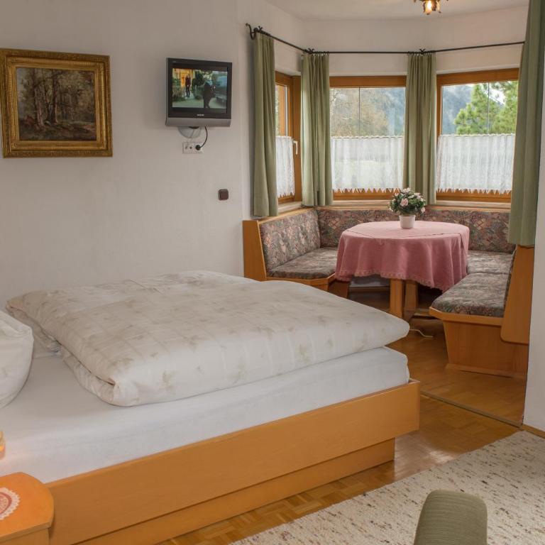 KREUZHOF Seefeld - Deluxe Doppelzimmer mit Balkon - 2