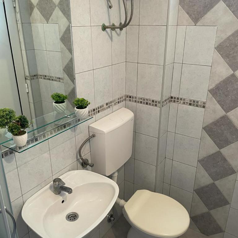 Apartments Pericic LUX - Studio - 8