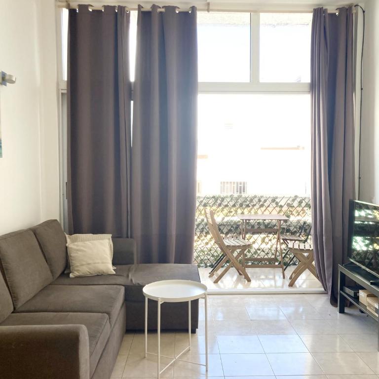 Intimate & stylish beach apartment with balcony - One-Bedroom Apartment - 1