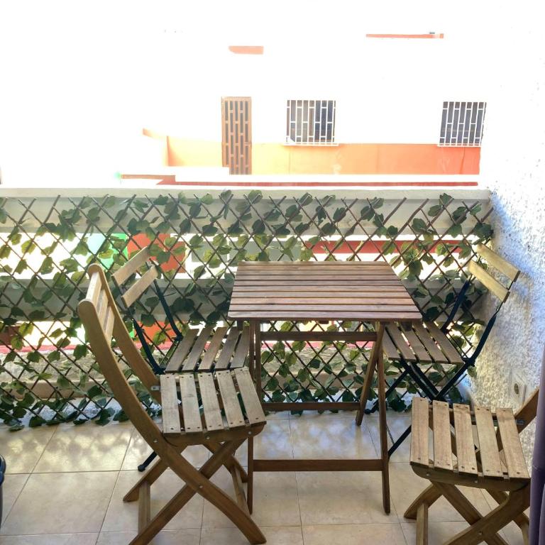 Intimate & stylish beach apartment with balcony - One-Bedroom Apartment - 3