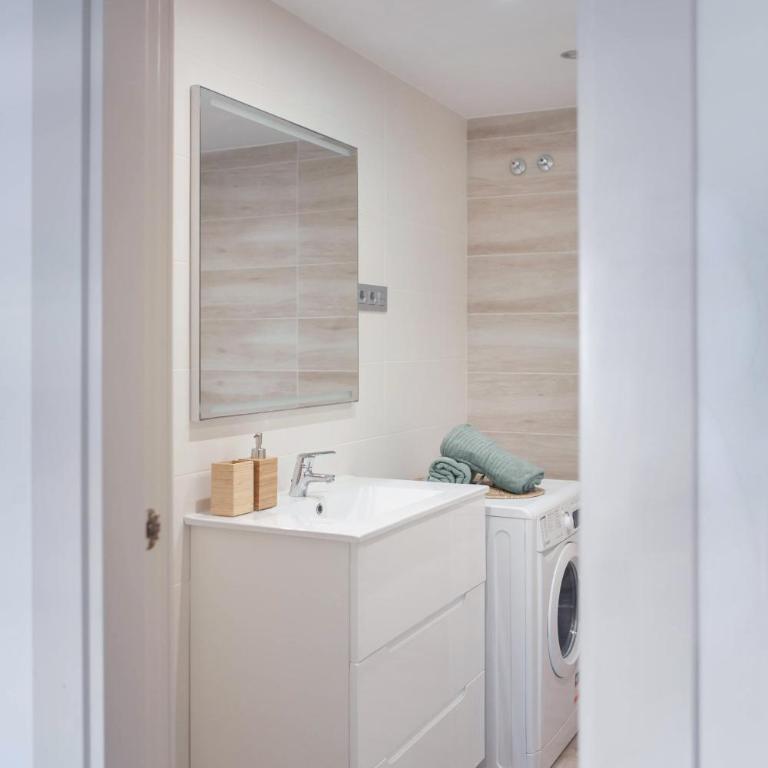 Picasso's Dream Cozy & Chic Attic Plaza Merced - Apartamento de 1 dormitorio - No fumadores - 22