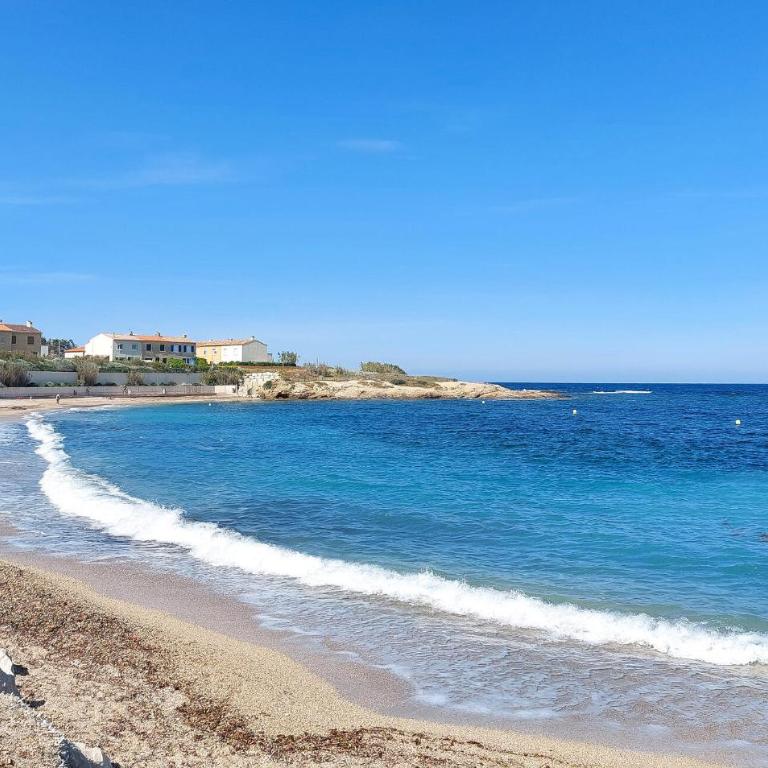 Stunning Apartment In Sanary-Sur-Mer With Wifi - Apartamento de 1 dormitorio - 14