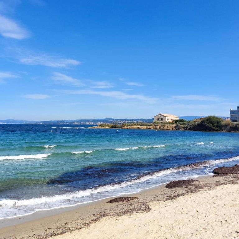 Stunning Apartment In Sanary-Sur-Mer With Wifi - Apartamento de 1 dormitorio - 16