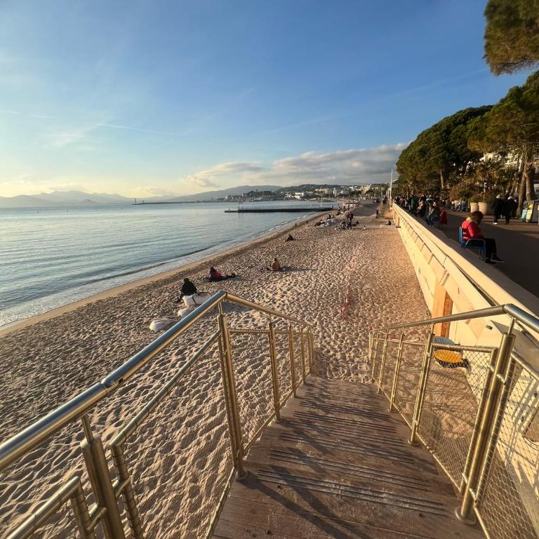 Chic 47m2, calme a 280m Croisette et plage - Apartment mit 1 Schlafzimmer - 77
