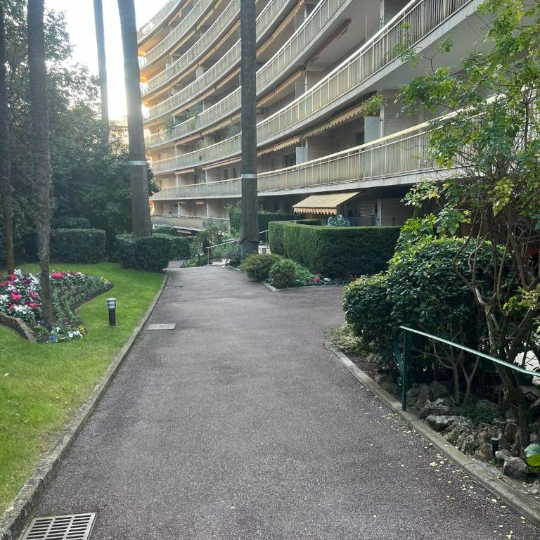 Chic 47m2, calme a 280m Croisette et plage - Apartment mit 1 Schlafzimmer - 38