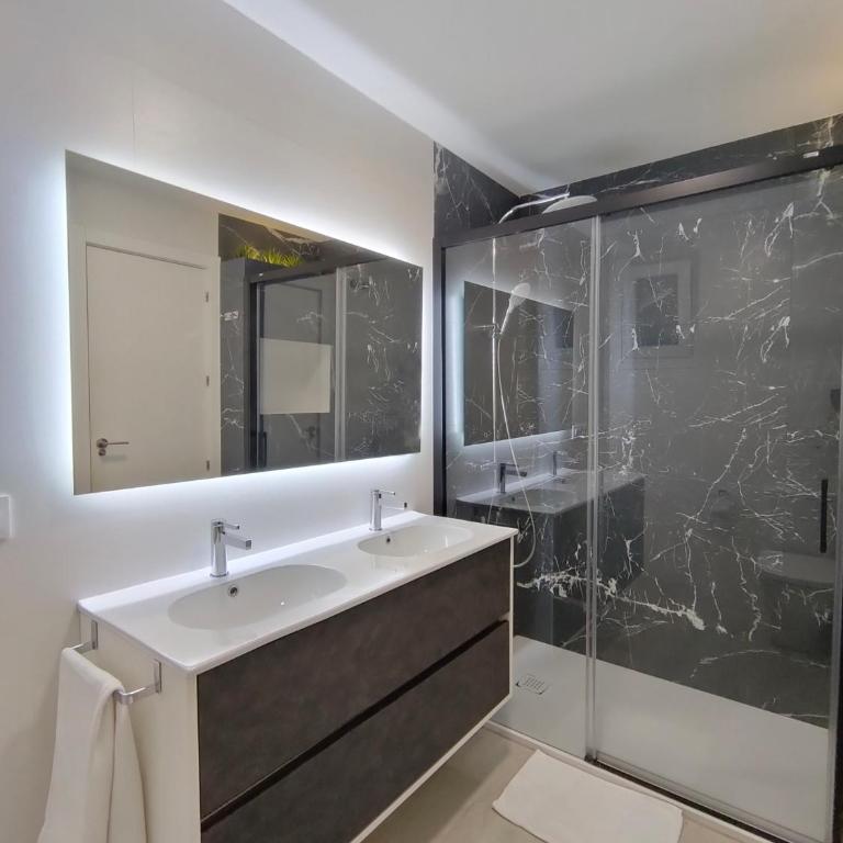 Casa Mallen, con amplia terraza, en el barrio de Nervión - Apartamento de 3 dormitorios - 16