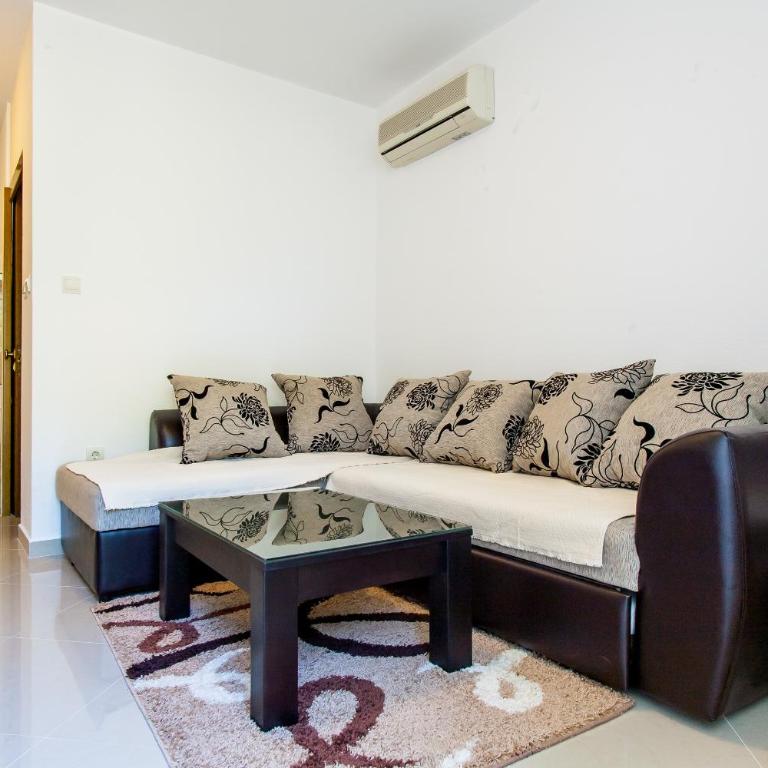 Apartments Ljubica - Two-Bedroom Apartment - 32