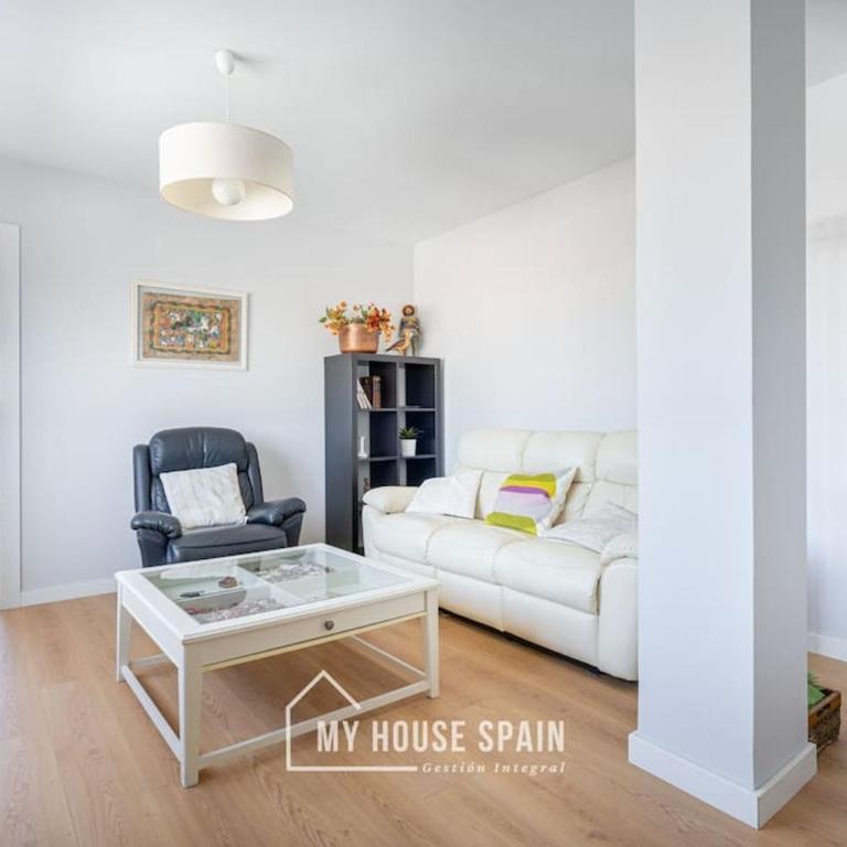 MyHouseSpain - Ático con gran terraza en Gijón - Apartamento de 2 dormitorios - 3
