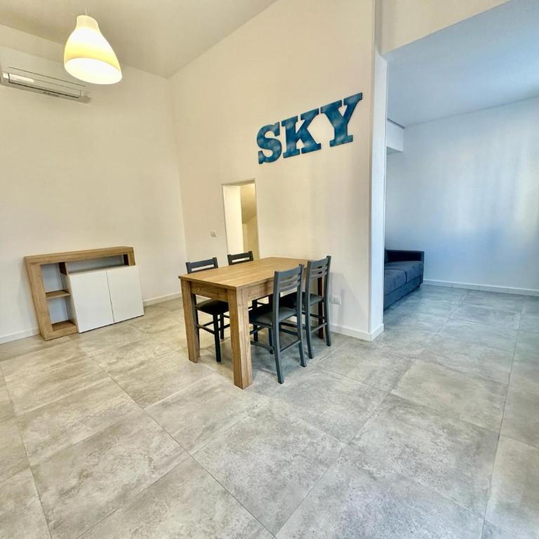LUX Apartments SKY - Appartamento con 1 Camera da Letto - 2