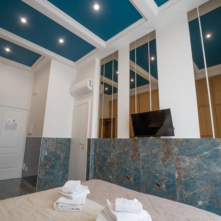 P.C. Boutique H. Castel Nuovo, by ClaPa Group Dislocated Hospitality - Suite with City View - 4