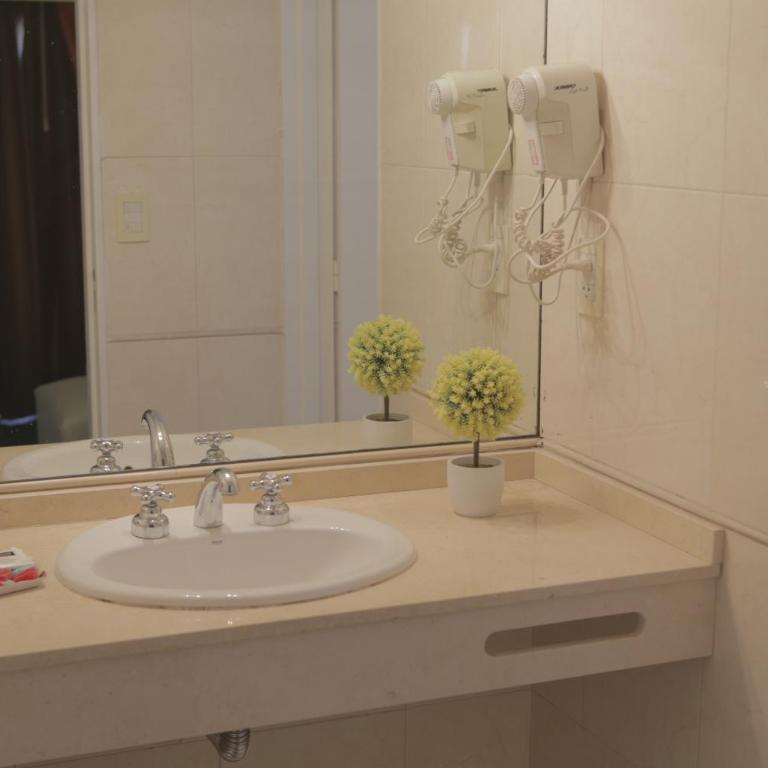 Pampa Plaza Hotel - Suite Familiar con balcón - 5